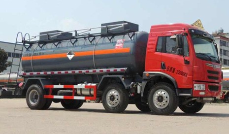 解放小三軸雜項(xiàng)危險(xiǎn)物品罐式運(yùn)輸車圖片 解放小三軸雜項(xiàng)危險(xiǎn)物品罐式運(yùn)輸車圖片