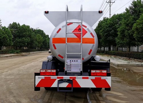 甲醇乙醇罐式運(yùn)輸車圖片 甲醇乙醇罐式運(yùn)輸車圖片