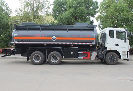 國(guó)六東風(fēng)錦程后八輪化工車(chē)圖片 國(guó)六東風(fēng)錦程后八輪化工車(chē)圖片