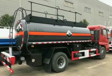 東風(fēng)天錦單橋SCS5180GFWDFH型腐蝕性物品罐式運輸車 東風(fēng)天錦單橋SCS5180GFWDFH型腐蝕性物品罐式運輸車