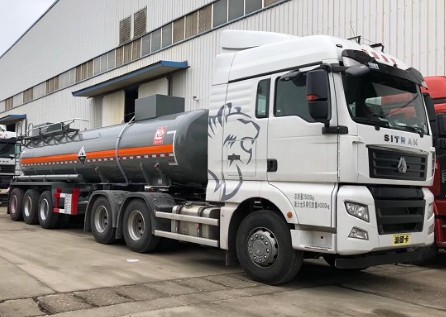 力神醒獅牌17.4方SLS9409GFWB型腐蝕性物品罐式運(yùn)輸半掛車 力神醒獅牌17.4方SLS9409GFWB型腐蝕性物品罐式運(yùn)輸半掛車