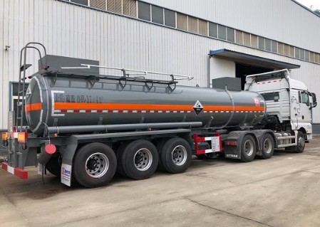 力神醒獅牌17.4方SLS9409GFWB型腐蝕性物品罐式運(yùn)輸半掛車 力神醒獅牌17.4方SLS9409GFWB型腐蝕性物品罐式運(yùn)輸半掛車